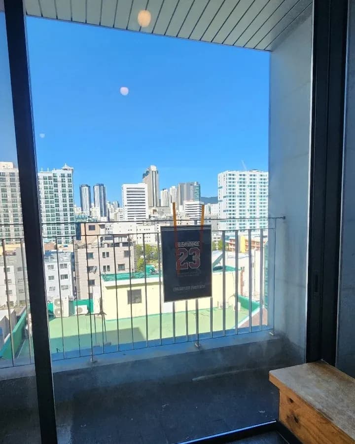 부산 전포동 상가 빌딩 통유리 시공 후